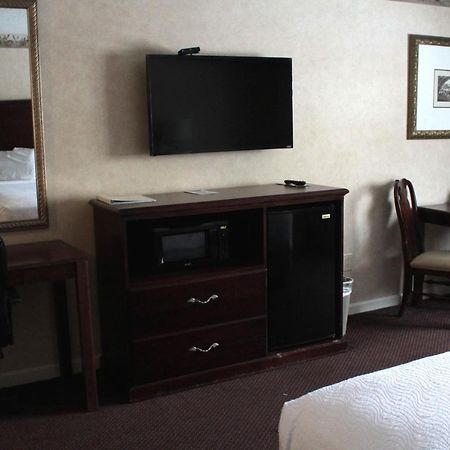 Shiretown Inn & Suites Houlton Bagian luar foto