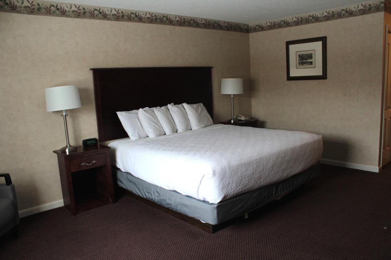 Shiretown Inn & Suites Houlton Bagian luar foto